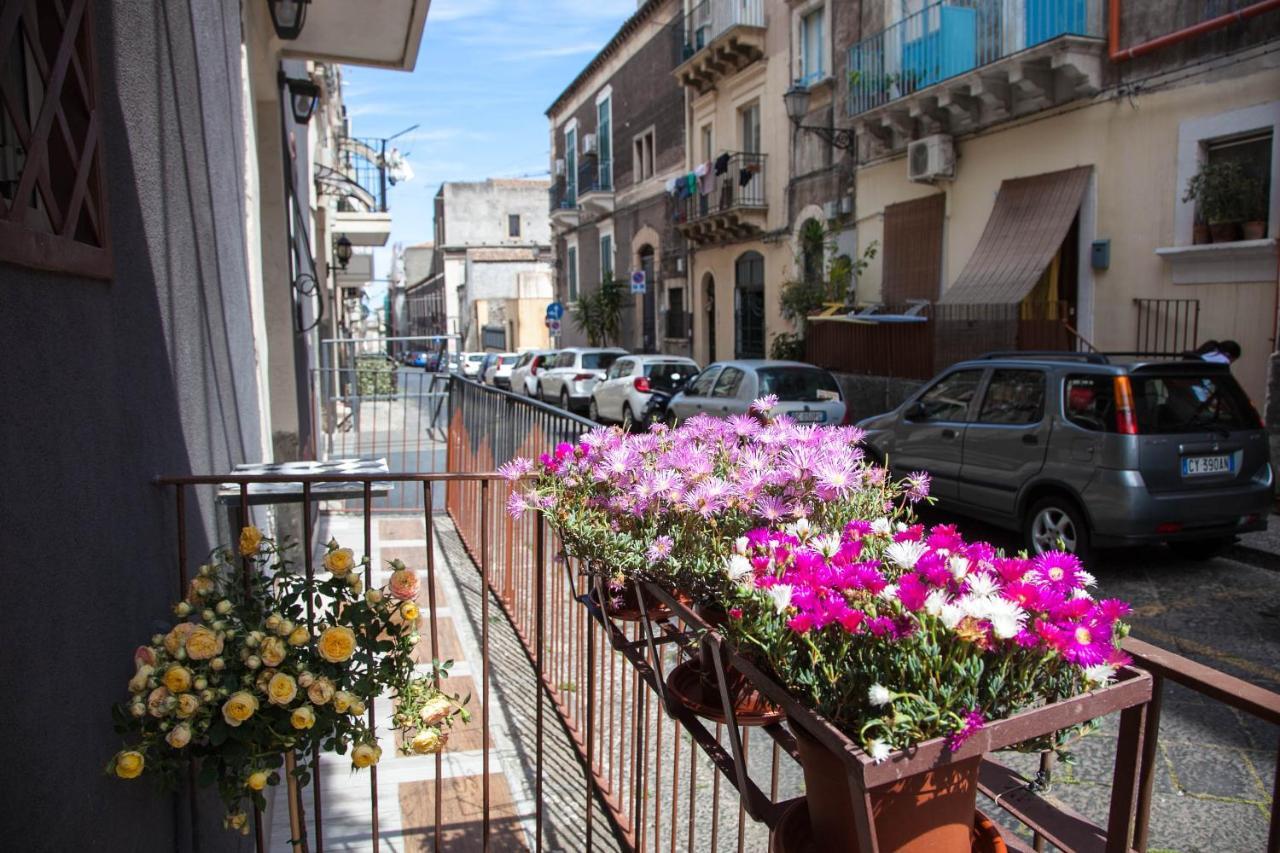 La Casetta In Centro By Sicily In Home Катания Экстерьер фото