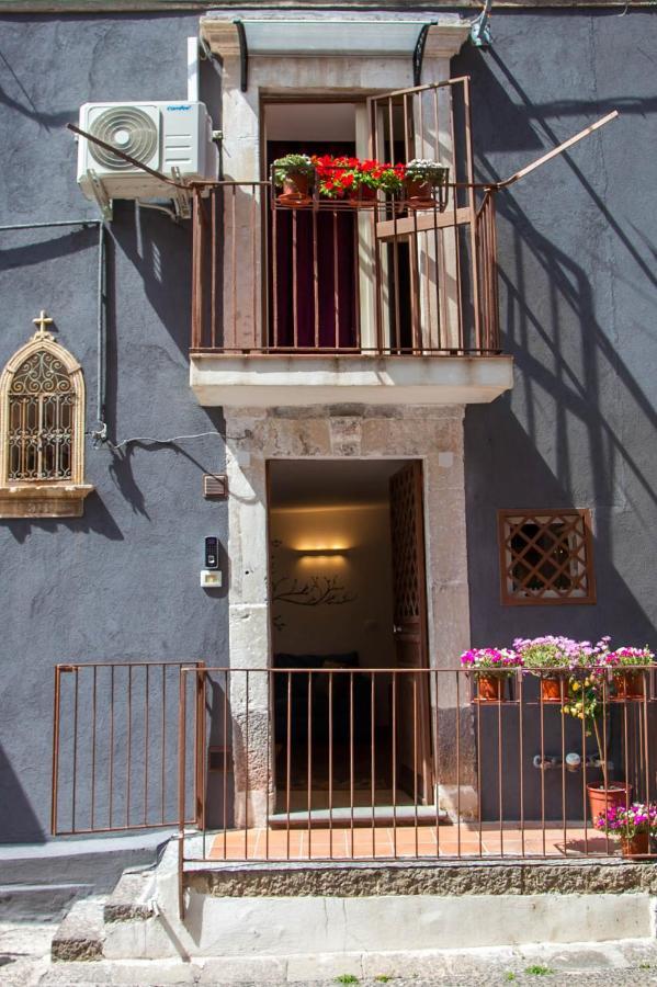 La Casetta In Centro By Sicily In Home Катания Экстерьер фото